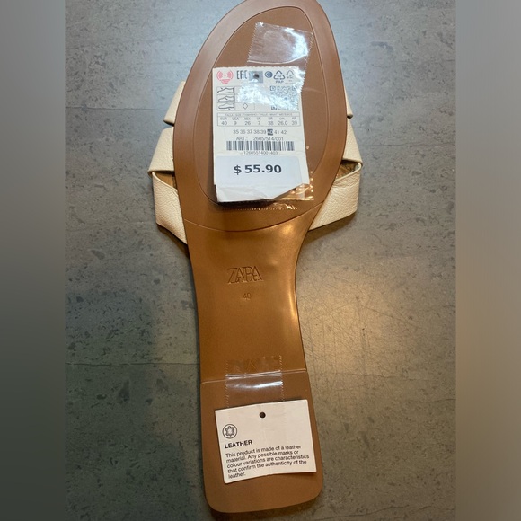 FLAT CROSSED LEATHER SANDALS - Picture 6 of 6